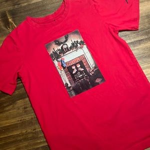 NIKE JORDAN BOYS CHRISTMAS SANTA TEE SHIRT SIZE YXL